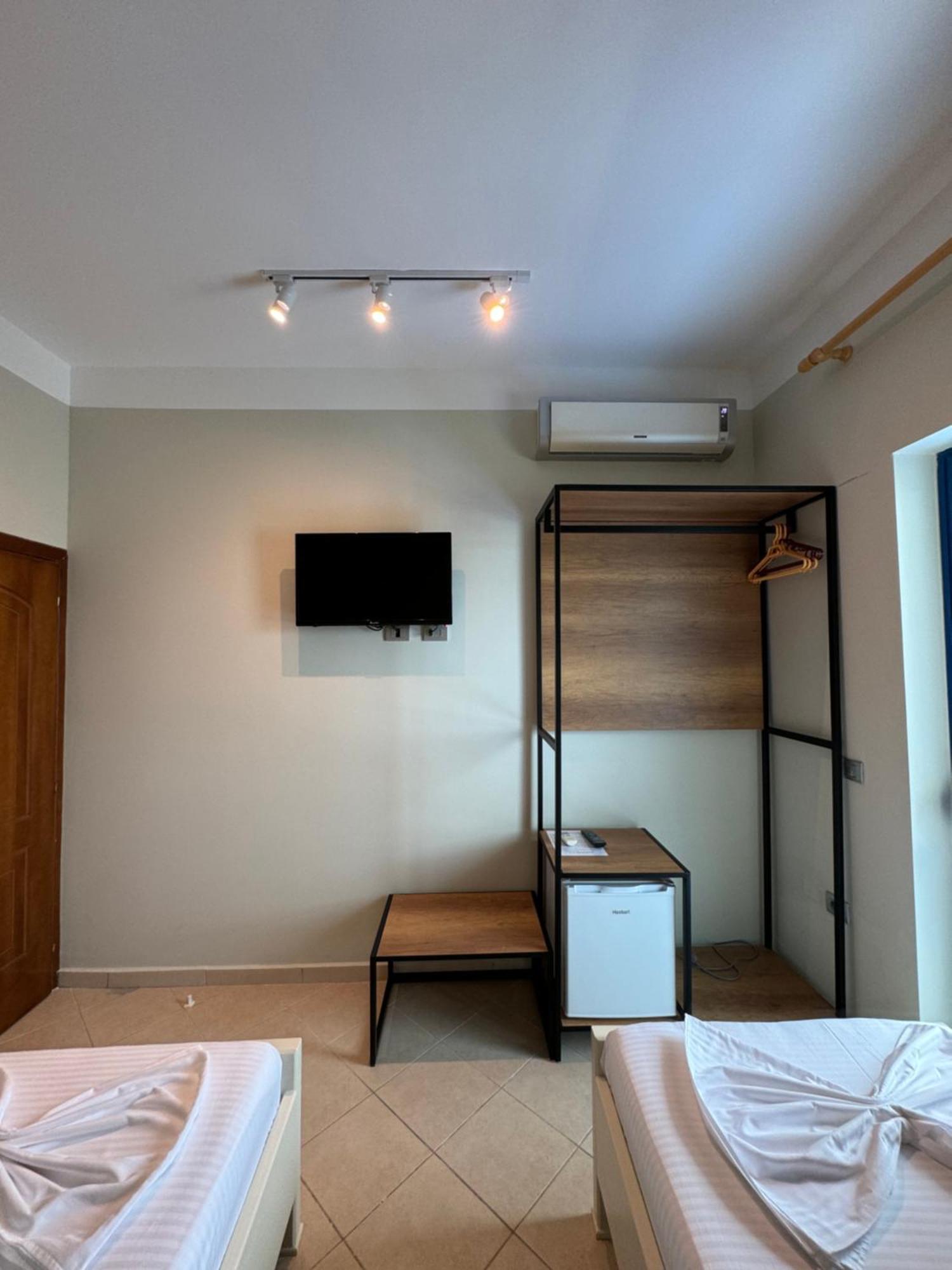 Hotel Cekodhima Radhimë Extérieur photo