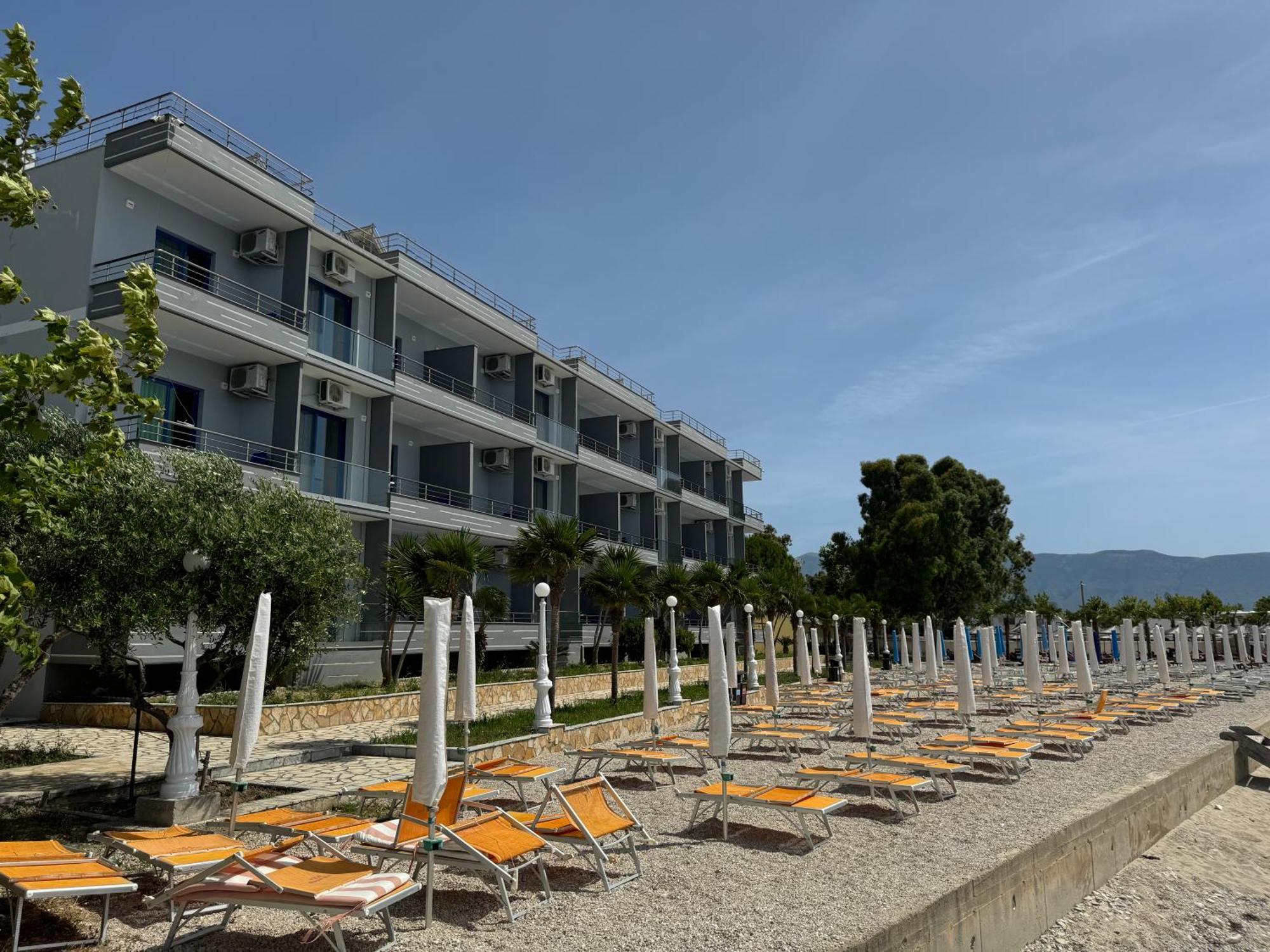 Hotel Cekodhima Radhimë Extérieur photo