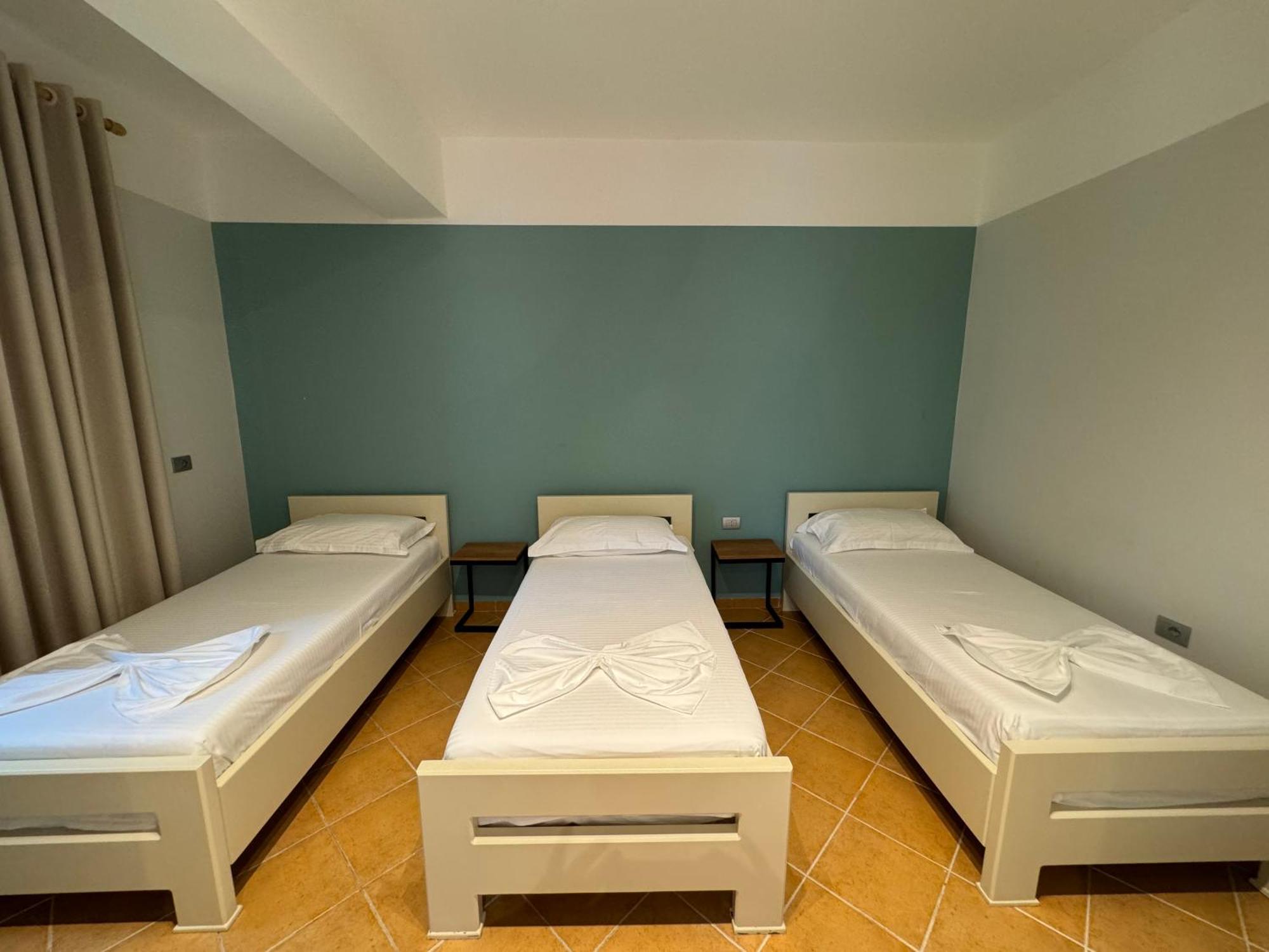 Hotel Cekodhima Radhimë Extérieur photo