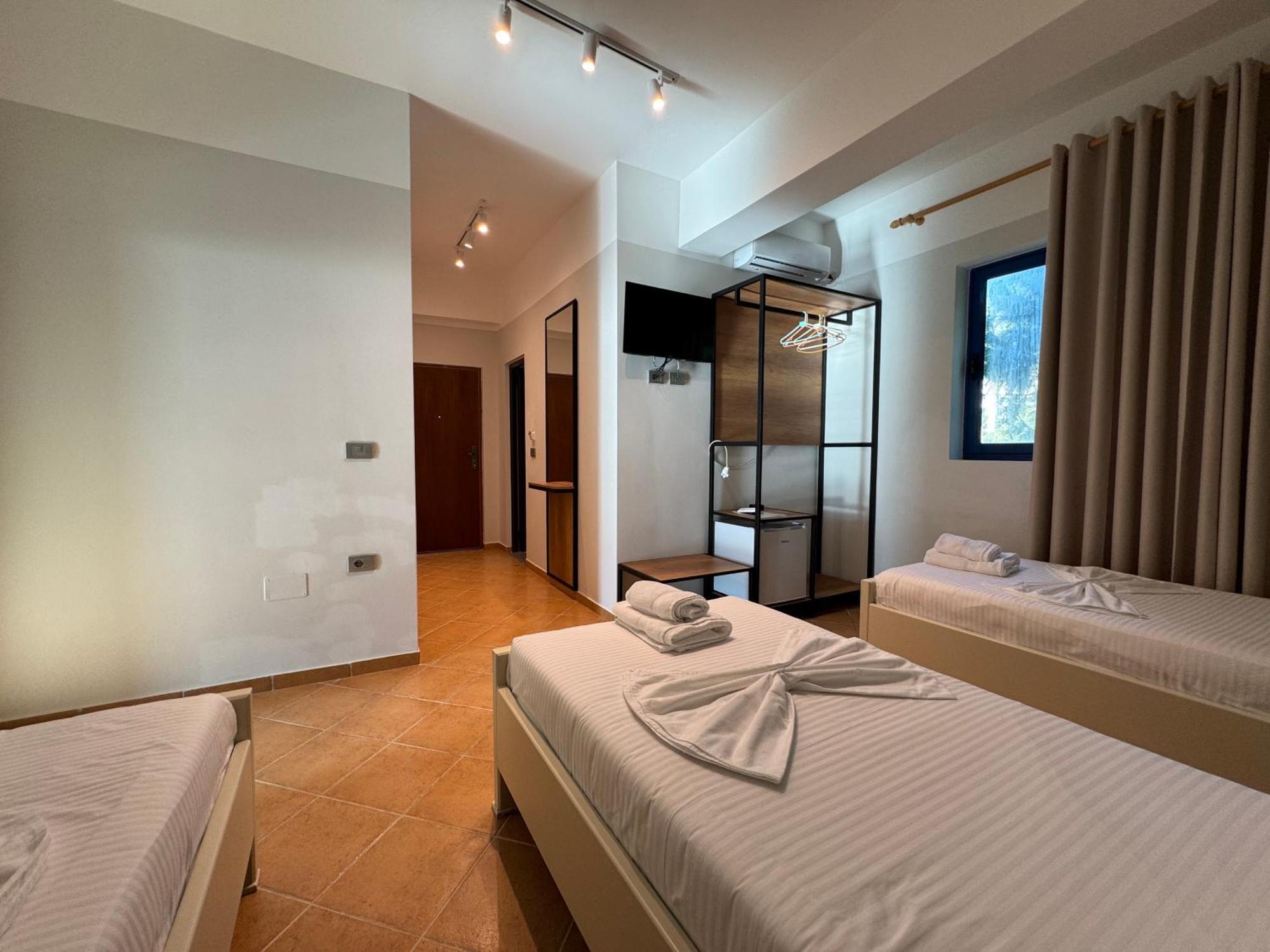 Hotel Cekodhima Radhimë Extérieur photo