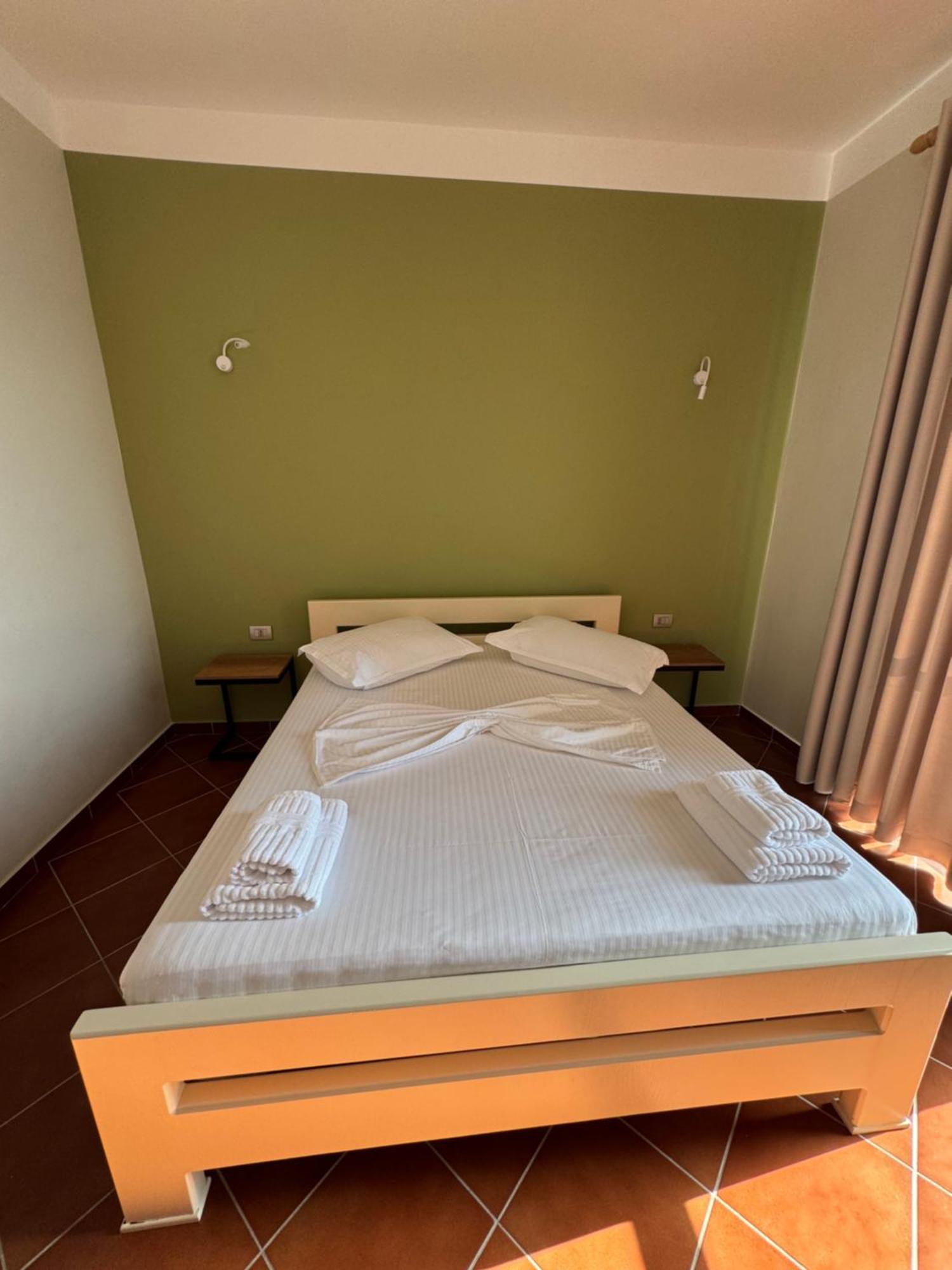 Hotel Cekodhima Radhimë Extérieur photo