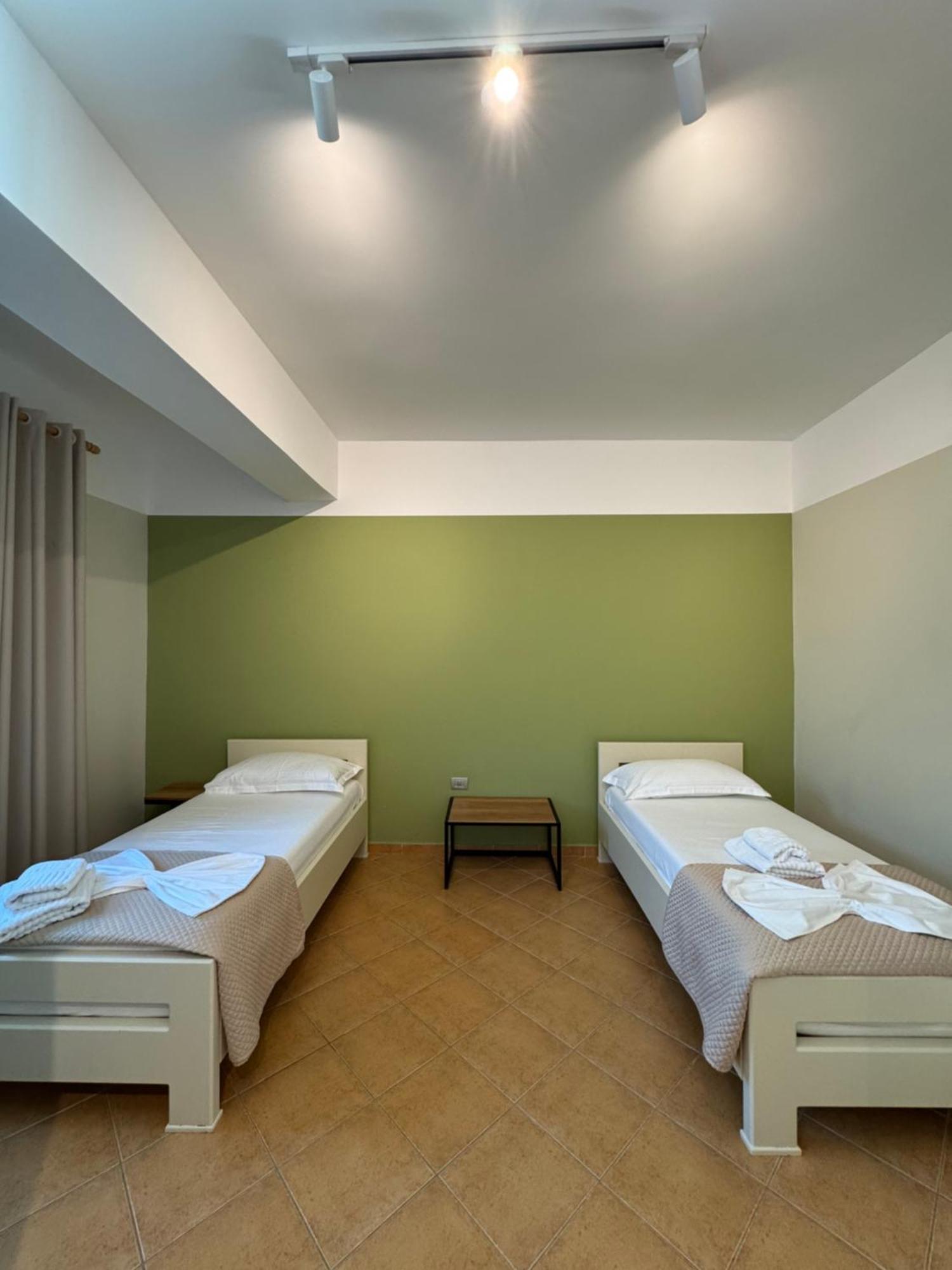 Hotel Cekodhima Radhimë Extérieur photo